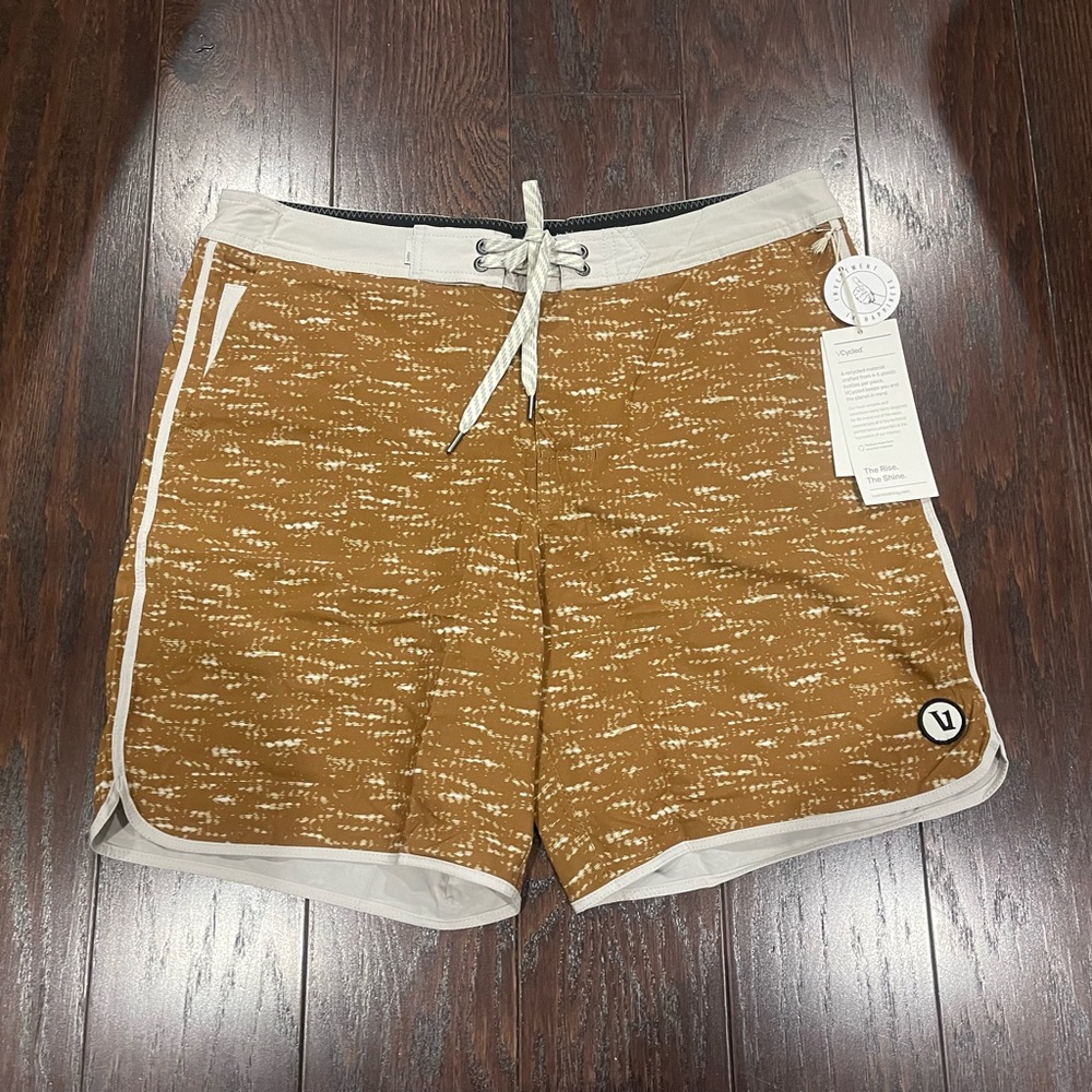 Vuori Men Cruise Boardshort V314 Caramel Slub Size 32 NEW